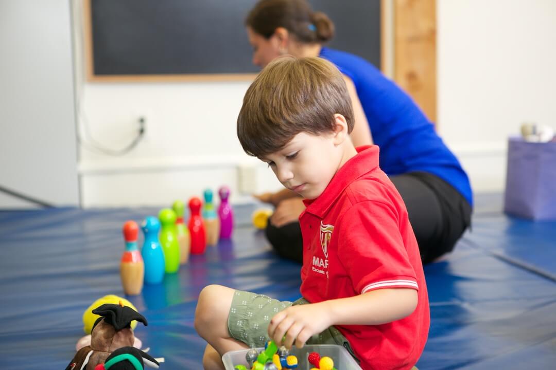 child in occupational therapy